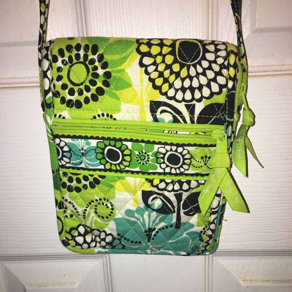 VERA BRADLEY cross body purse 😍